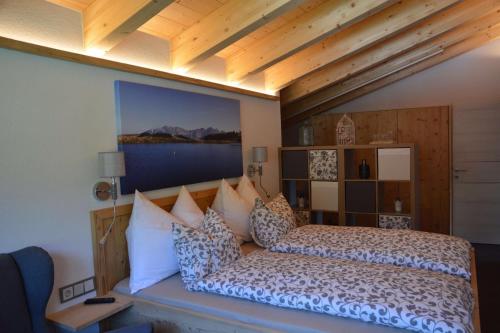 A bed or beds in a room at Chalet Christine