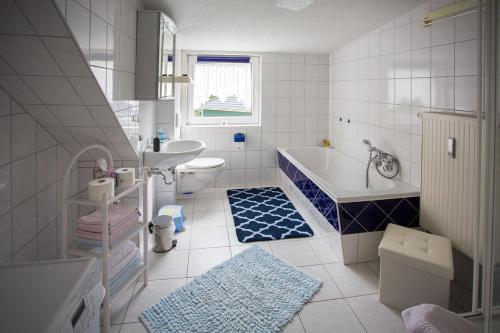 Koupelna v ubytování Gaststätte & Pension Waldquell