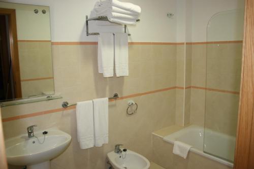 Apartamentos Turisticos Caños de Meca tesisinde bir banyo