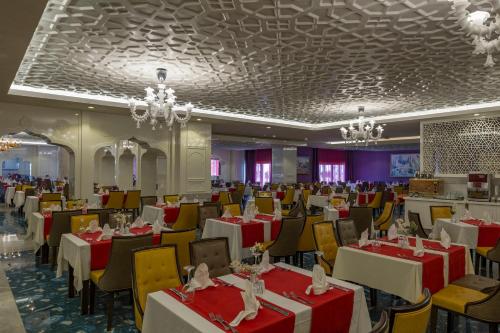 Εστιατόριο ή άλλο μέρος για φαγητό στο Royal Taj Mahal Hotel