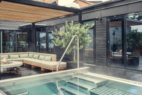Bazén v ubytování Nääs Fabriker Hotell & Restaurang nebo v jeho okolí