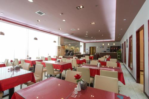 Reštaurácia alebo iné gastronomické zariadenie v ubytovaní Jinjiang Inn - Beijing Daxing Development Zone