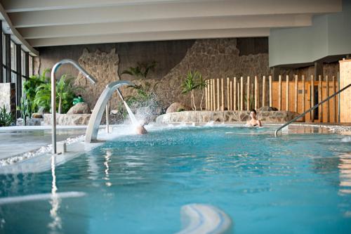 Πισίνα στο ή κοντά στο Hotel LIVVO Valle Taurito & Aquapark