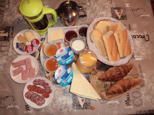 B&Bの敷地内または近くでの食事または食べ物