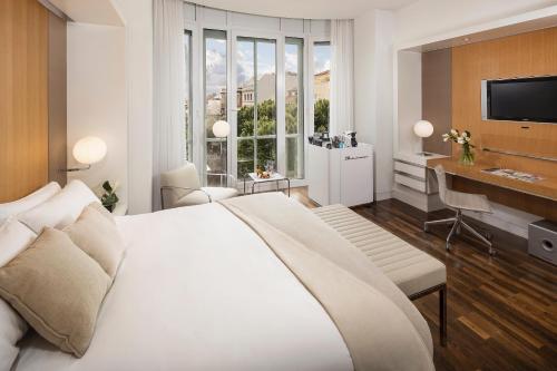 ME Madrid Reina Victoria by Meliá Image