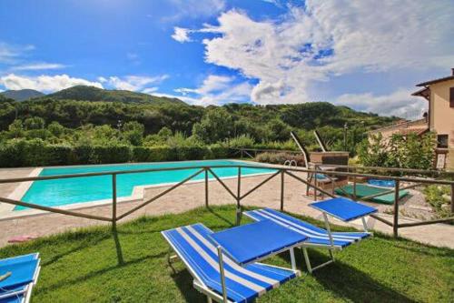 The swimming pool at or close to Residence IL PODERE