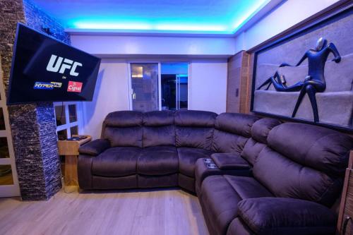 Posezení v ubytování CLOCKWORKORANGE Luxury Suites