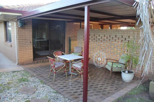 Patio nebo venkovní prostory v ubytování Bellarwi House