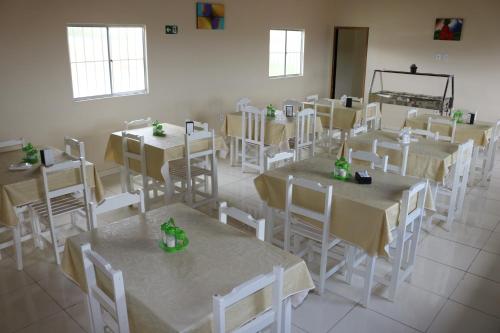 Reštaurácia alebo iné gastronomické zariadenie v ubytovaní Pousada Sol Nascente