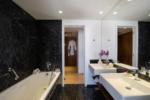 Kúpeľňa v ubytovaní Aquila Atlantis Hotel