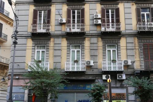 Edificio en el que se encuentra el hostal o pensión