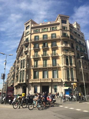 バルセロナにあるホテル ギネブラのギャラリーの写真