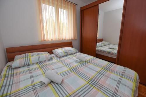 Ivana Apartment with Terrace Novalja