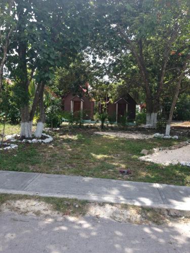 Zahrada ubytování Cabanas chaac calakmul