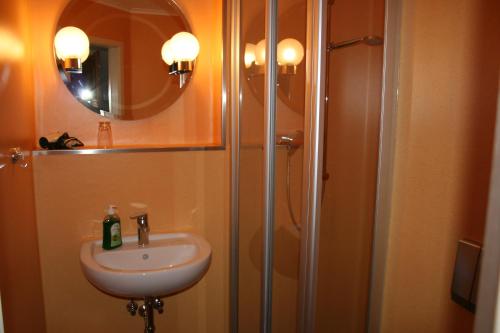 Gallery image of Gasthaus & Hotel Zur Linde in Hermsdorf