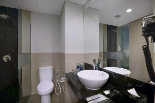 Koupelna v ubytování Hotel Neo+ Kebayoran Jakarta
