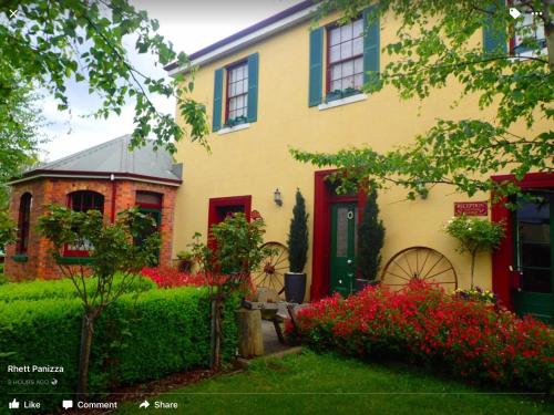 Imagen de la galería de Blakes Manor Self Contained Heritage Accommodation, en Deloraine