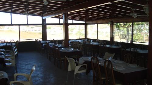 Restoran või mõni muu söögikoht majutusasutuses Guest House Sabores da Beira