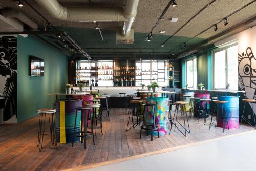 En restaurant eller et andet spisested på Via Amsterdam