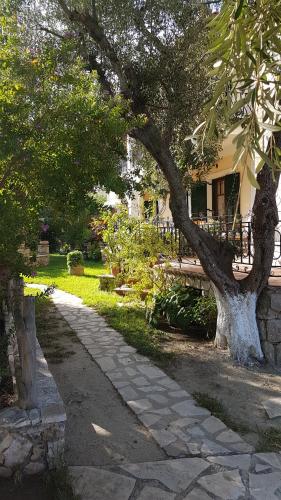 Gallery image of Castello Bellos studios in Keri