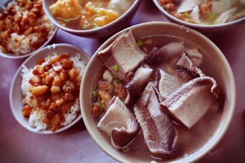 Đồ ăn tại/gần chỗ nghỉ nhà dân