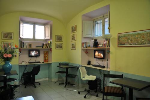 Hotel Lodi Image