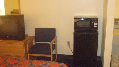 En TV eller et underholdningssystem på Pawnee Inn