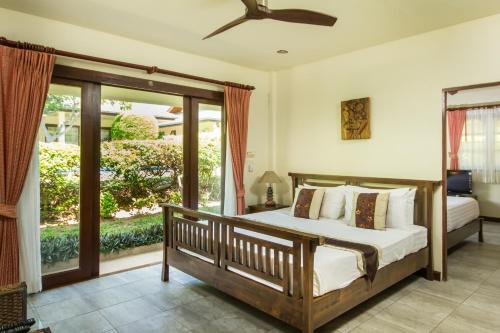 Gallery image of Idyllic Samui Beach Villa Resort in Choeng Mon Beach