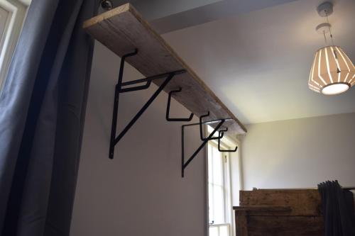 Gallery image of Ty Glyndwr Bunkhouse, Bar and cafe in Caernarfon