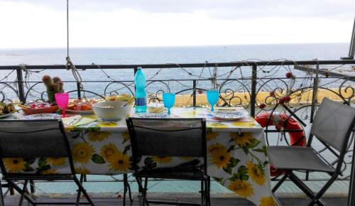 Γενική θέα στη θάλασσα ή θέα στη θάλασσα από  αυτό το bed & breakfast