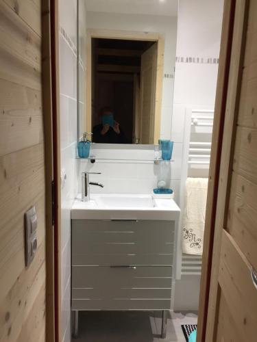 Vonios kambarys apgyvendinimo įstaigoje Le petit Saint Bernard