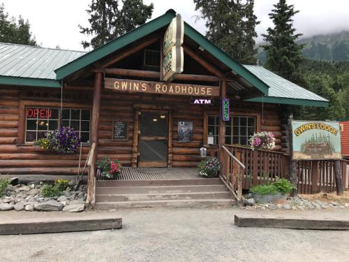 Gwin's Lodge & Roadhouse – Photos 5