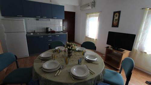 Η κουζίνα ή μικρή κουζίνα στο Holiday house Matko