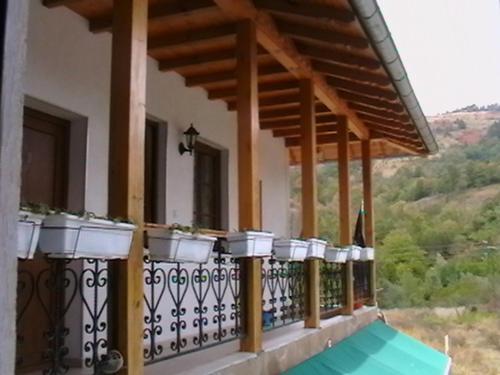 Gallery image of Rooms for Guests Bakhus in Shipkovo