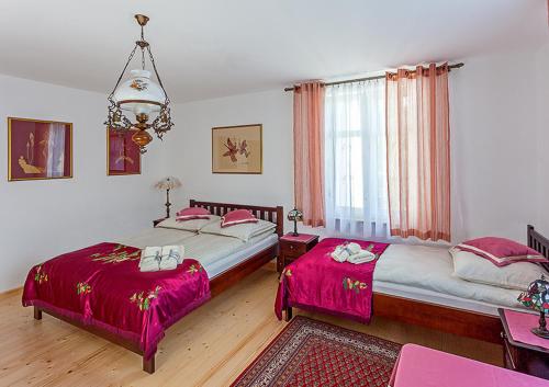 Llit o llits en una habitació de Willa Bianka Szczyrk
