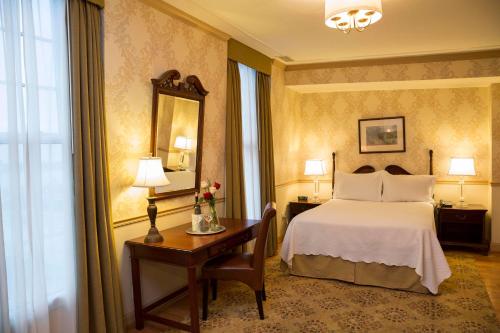 Penn's View Hotel Philadelphia Image