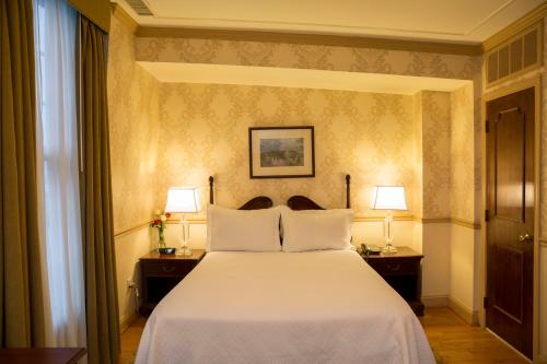 Penn's View Hotel Philadelphia Image