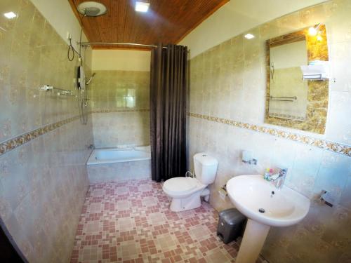 Kamar mandi di Nuwara Eliya Hills Rest