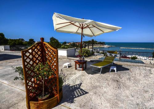 Gallery image of Golden Bay in Trani