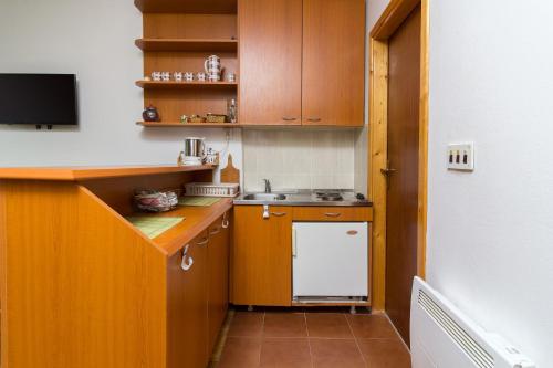 Dapur atau dapur kecil di Apartment Košuta A2