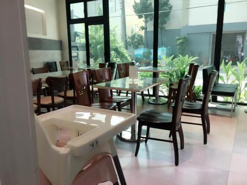 ห้องอาหารหรือที่รับประทานอาหารของ Wei Feng Exquisite Motel Pintung Branch