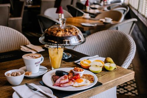 Jídlo v hotelu nebo okolí