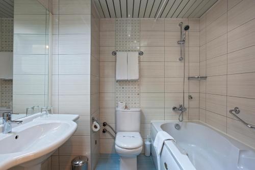 Koupelna v ubytování Dosi Hotel