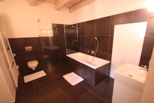 Bilik mandi di Apartmány Scharffenberg