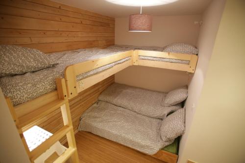 ARC 1800 Appartement 4 pièces Lauzières skis aux pieds