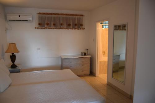 Gallery image of 1 Bed Apartment/Condo in Saint James