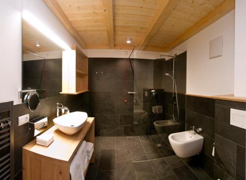 Phòng tắm tại Zin Senfter Residence
