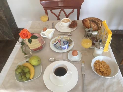 Makanan di atau berdekatan apartmen