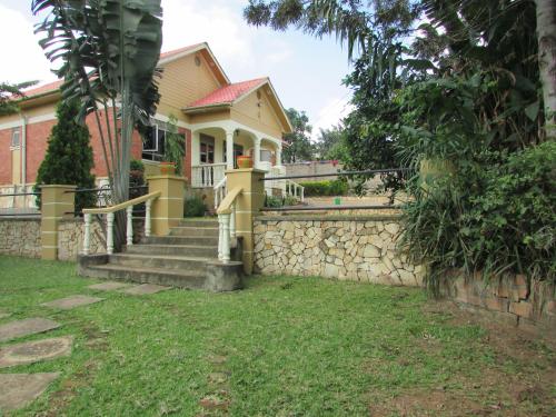 El edificio en el que está la casa vacacional