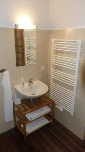 Kylpyhuone majoituspaikassa Appartements am Schaalsee
